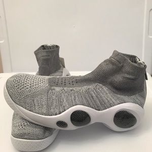 Nike Bonafide Size 10 Basketball Shoes - Grey NIB